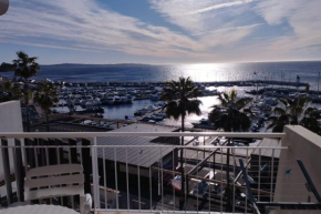 Beautiful 2 Bedrooms apartment in a private Residence with Sea View